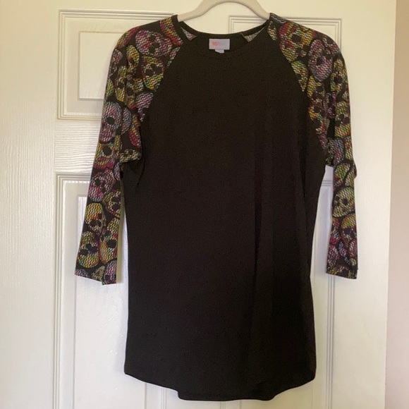 —Medium Skull LuLaRoe Randy T - Picture 1 of 4